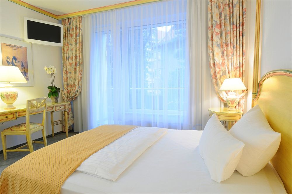 Bernstein Hotel Villa Kastania Berlín Exterior foto